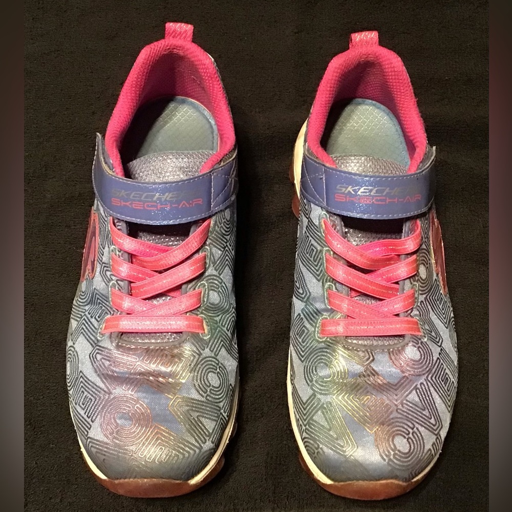 Skechers Skech-air-Love N'jump Sneaker, girls size 3